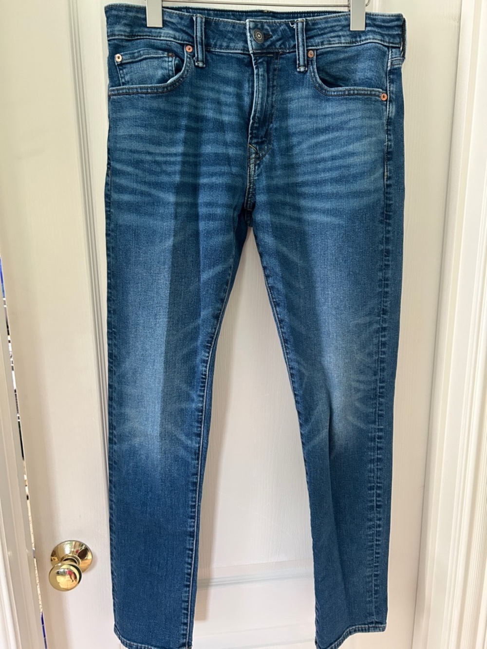 American Eagle Outfitters Men’s Slim Jeans in Mid Blue Wash